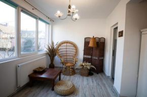 Arad Apartment - Vintage Design